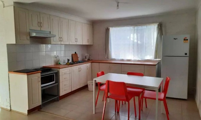 Narre Warren South Apartment | Unwind and Relax at Berwick Leaf: Lakes Parkland, Your Comfy Retreat!