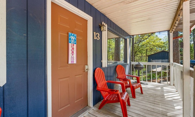 Branson West Condo | Unwind at Nature’s Haven! Resort hot tub now open!