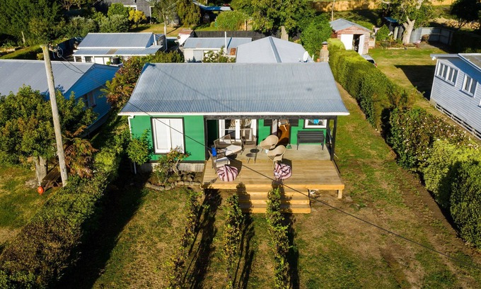 Akaroa House | Unwind in a Real, Cute, Comfortable Bach in Takamatua