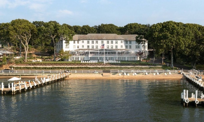 Shelter Island Heights House | Unwind in Two Hillside Rooms! Onsite Wellness Spa, Seasonal Pool & Beach Access
