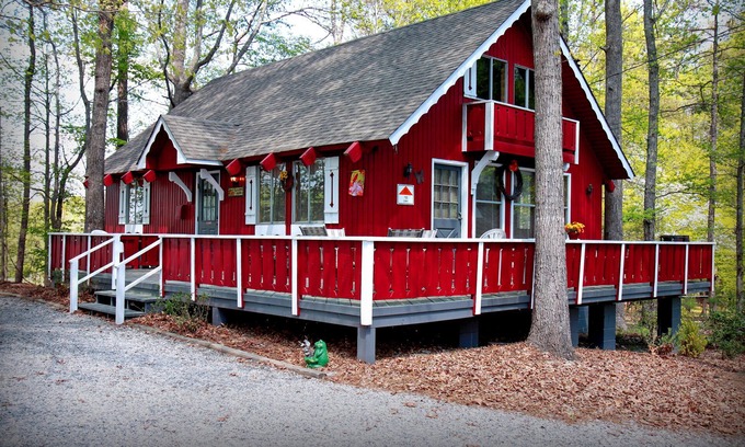 Pine Mountain Ski Chalet | Unwind to the sounds of nature in this wooded view chalet