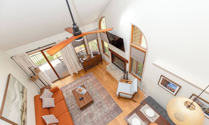 The Galena Territory Condo | Unwind @ Zen on Oak Glen! 2 BR, Modern, Lake Galena Marina & Club Access