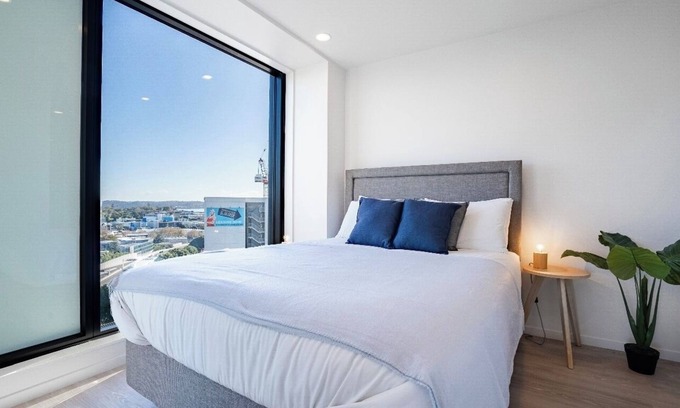 Newton Apartment | Up in the cloud with entire view of Ponsonby