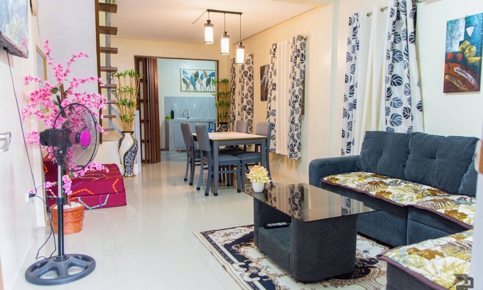 Angeles City House | Up to 18 Pax Aqua Planet & Korean Town & Clark International Speedway