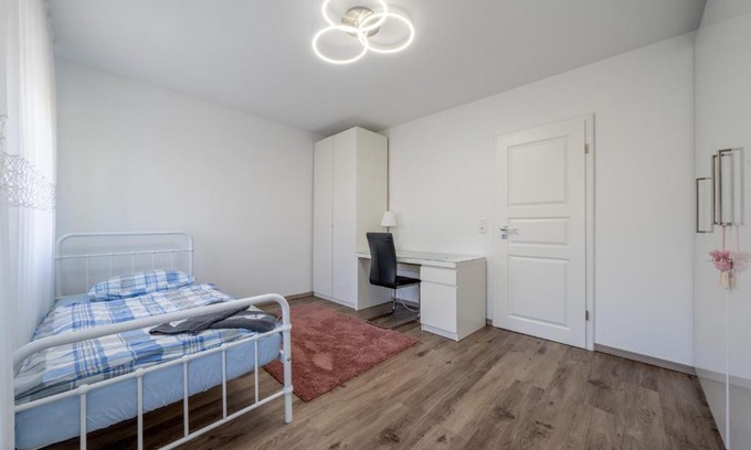 Ahlem-Badenstedt-Davenstedt House | up to 3 private rooms with 2 bathrooms