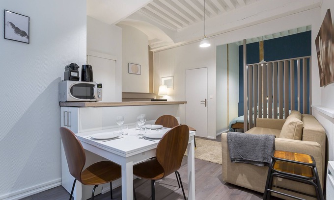 Old Lyon Apartment | Up to 6 people in the heart of Old Lyon