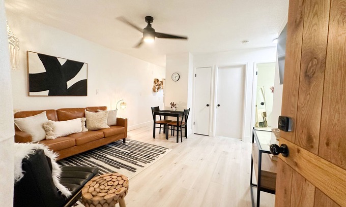 Salida Apartment | Updated 2-bedroom apartment near Kaiser & 1 mile from HWY 99
