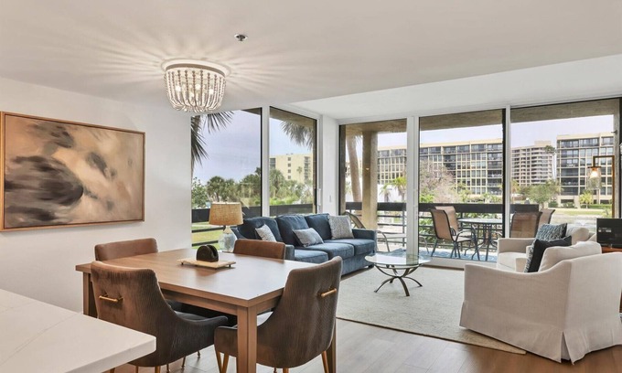 Longboat Key Condo | Updated 2 Bedroom Condo With Lanai Exit On Longboat Key By FVC