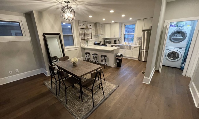 Downtown Columbus House | Updated 3 bedroom Condo 5 minute walk to High Street/Short North