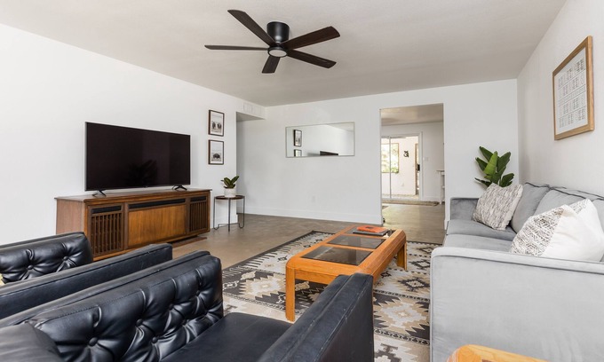 Paradise Valley Oasis House | Updated 3 bedroom home- perfect for long stays (pet friendly!)