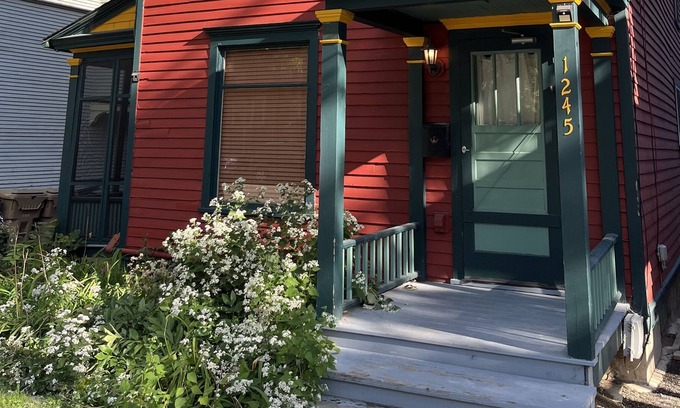 Marquette House | Updated 3 bedroom in the heart of Madison
