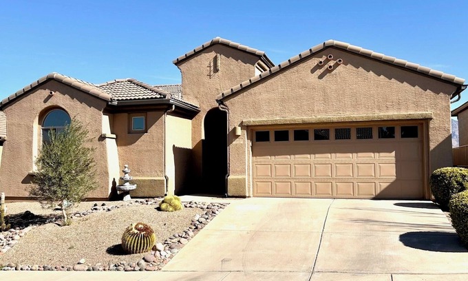 Canoa Ranch House | Updated 3-Bedroom House with AC, WiFi in Green Valley with Spectacular Views