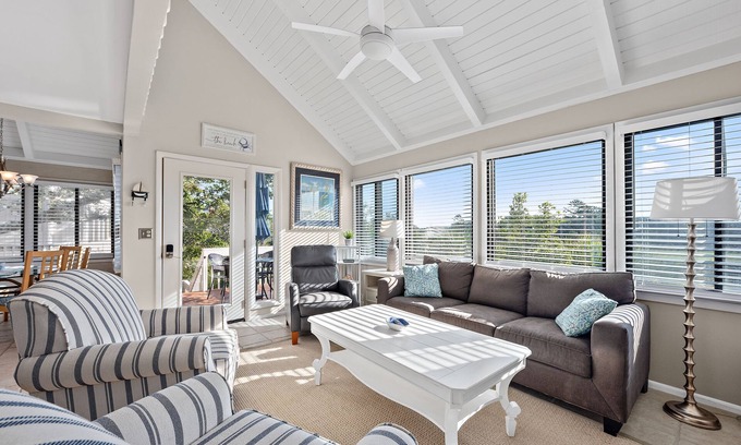 Seabrook Island Cottage | Updated 3BR/2BA Cottage! Close to beach! Golf Course Views! Amenity Cards Available!