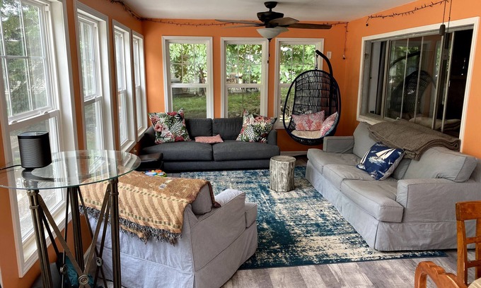 Lakeside House | Updated 4 Bedroom cottage at the marina with HOT TUB