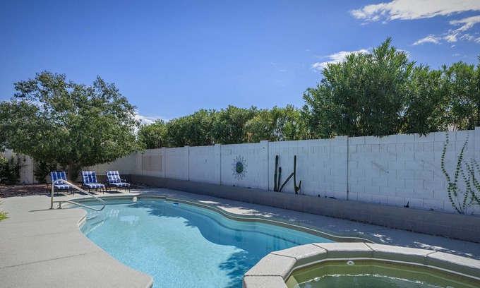 Cortaro House | Updated 4 bed/2 Bath House w/ Pool/Spa close to Sombrero Peak!