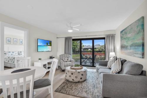Park Shore House | Updated and Beautiful Views