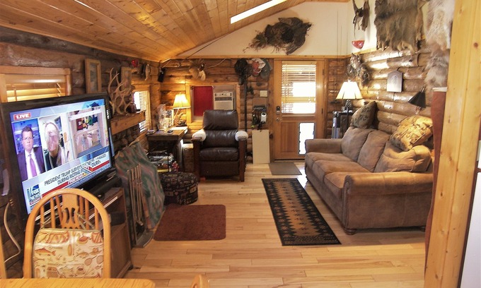 Deckers Cabin | Updated Cabin. Fly fishing on the Gold Medal South Platte by Decker's Co. WiFi
