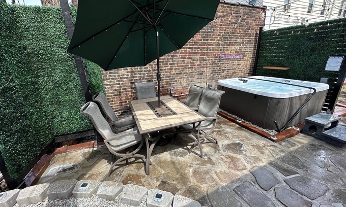 Little Italy Apartment | Updated Cleveland Apt: Heart of Little Italy! with Massage Chair & Hot Tub!