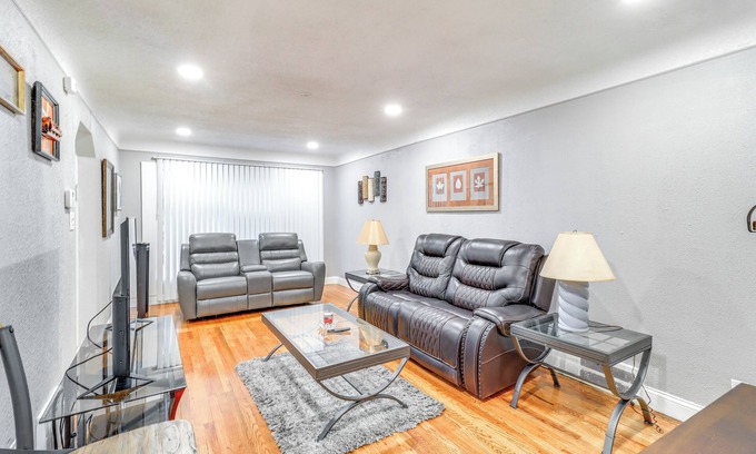 Detroit House | Updated Detroit Vacation Rental ~ 9 Mi to Downtown