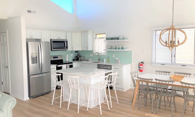 Gold Coast Condo | Updated Family Friendly Beach House