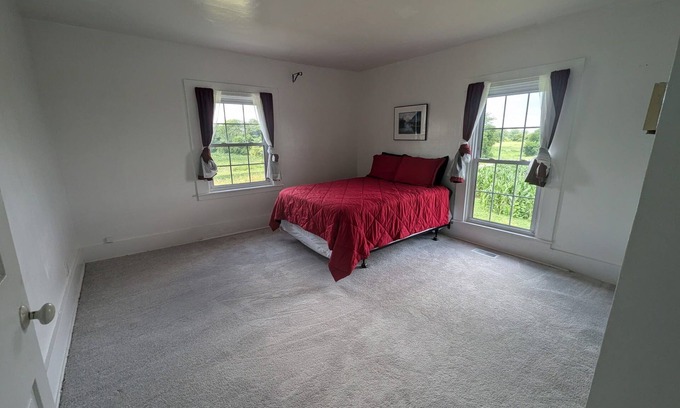 Cuba Other | Updated farmhouse with parking and AC