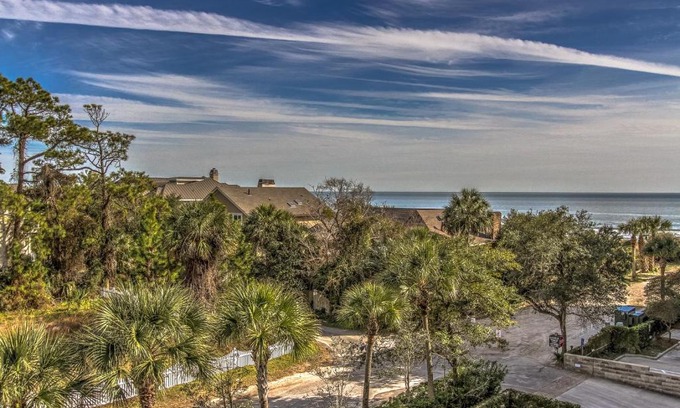 North Forest Beach House | Updated Granite Stainless Steel New Tile Bikes & Beach Gear included