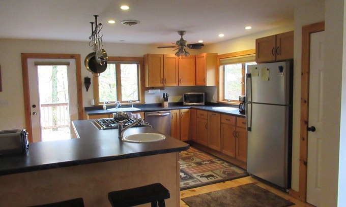 Killington House | Updated home 3 MIN TO PICO skiing. 15 MIN TO Killington Mtn. LOCATION!