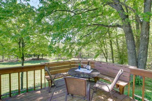 Sister Bay House | Updated Home with Deck 2 Mi to Sister Bay Beach!