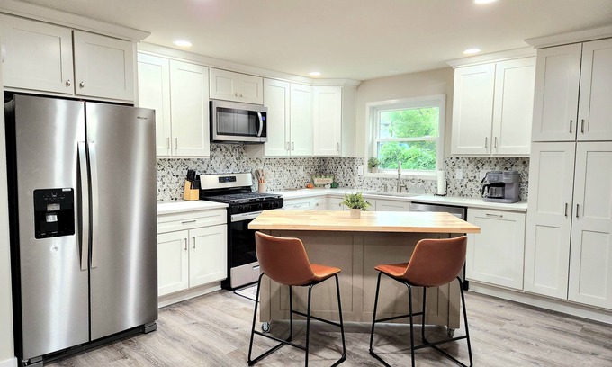 Valparaiso House | Updated Home with Fenced Backyard, sleeps 10