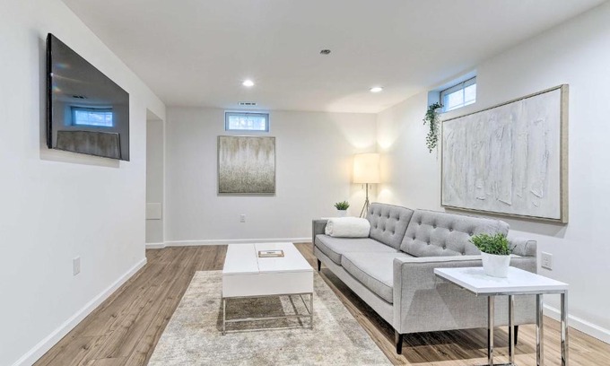 Landover Apartment | Updated Landover Apartment - WFH Friendly!