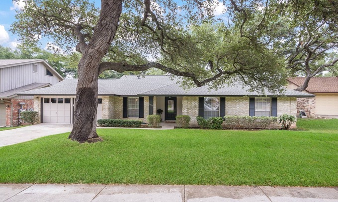 San Antonio House | Updated One Story House Located Close To Seaworld And Six Flags