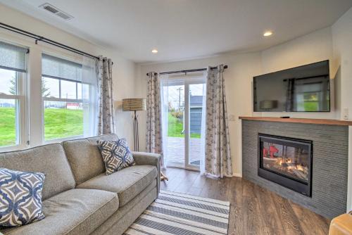 Retsil House | Updated Port Orchard Home, Walk to Waterfront