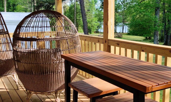 Gainesville House | Updated Retreat in Gainesville with Lake View!