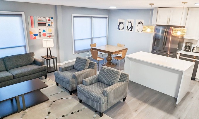 Wilmette House | Updated Spacious Home -Near NWU- Hospitals+More