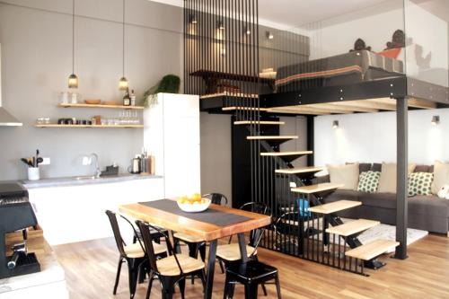 Setubal Apartment | Updated Stylish Studio by River Sado