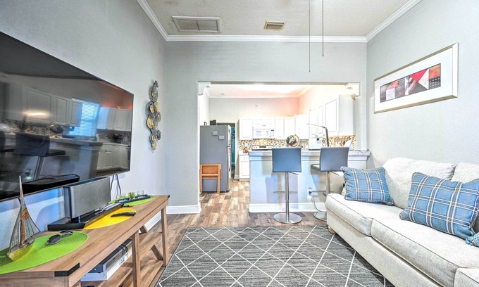 Ybor City Apartment | Updated Ybor City Duplex ~ 1/2 Mi to Seventh Ave!