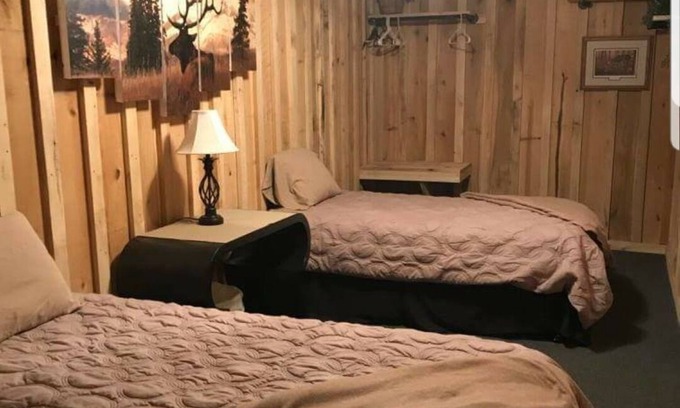 Crayne Cabin | Upland Addiction lodge