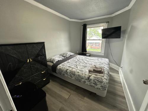 South Central Apartment | Upper Floor 2 bedroom Unit