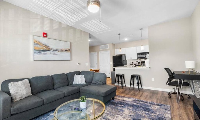 Melbourne Apartment | Upscale 1BR/1BA: Resort Vibes, City Edge, Bliss