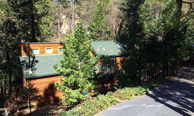 Phoenix Lake-Cedar Ridge Cabin | Upscale & Beautiful spacious cabin near Twain Harte with a/c