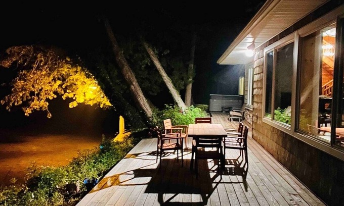Mayfield House | Upscale Boardman River! Hot Tub! Fireplace!