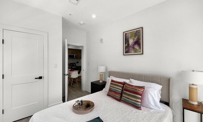 Northeast Bed & Breakfast | Upscale Capitol Hill Unit | Heart of Washington DC