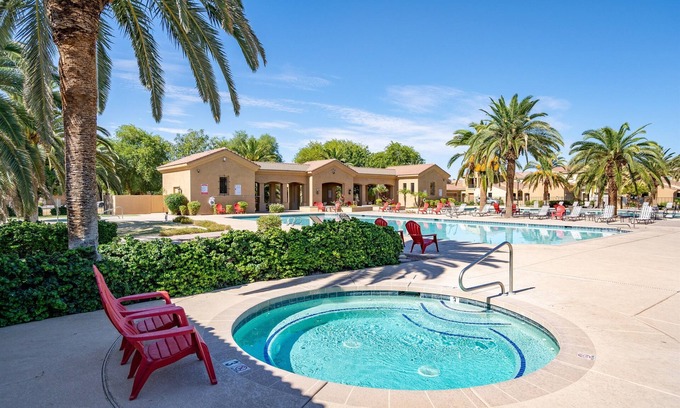 Mesa House | Upscale Condo | Min from Shopping and Restaurants