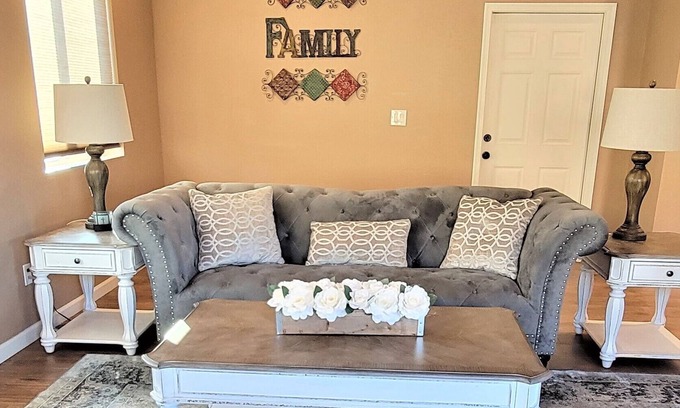 Peoria House | Upscale Gated House-Cold AC-Free WIFI & Parking