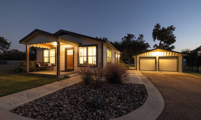 Dripping Springs House | Upscale Home With Pool and Firepit - Close to Mercer St!