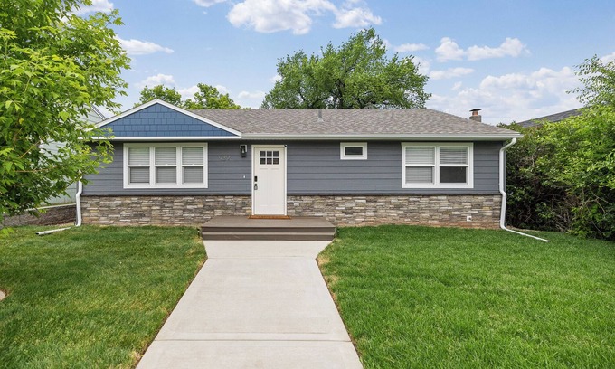 Spearfish Cabin | Upscale Inviting Property in Spearfish just 4 blocks from Main Street!