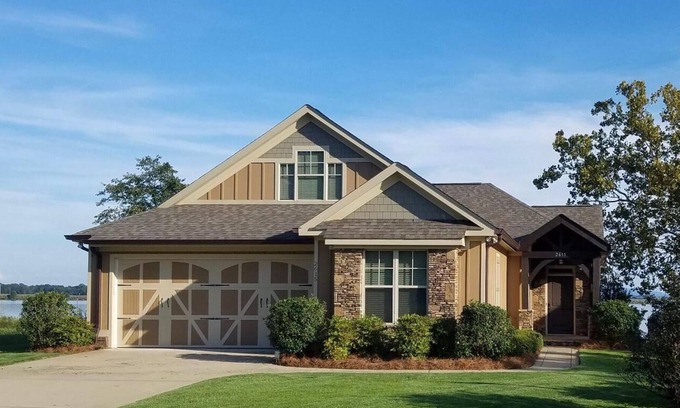 Cedar Bluff House | Upscale Lakefront Home
