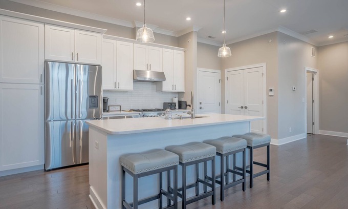 Valparaiso Condo | Upscale Modern Condo in Valparaiso- just blocks from downtown & Journeyman!