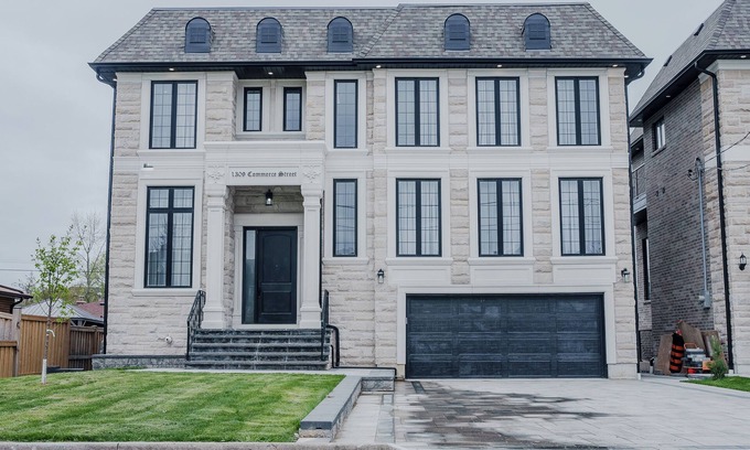 Pickering House | Upscale Pickering Escape | Near Lake & Dining