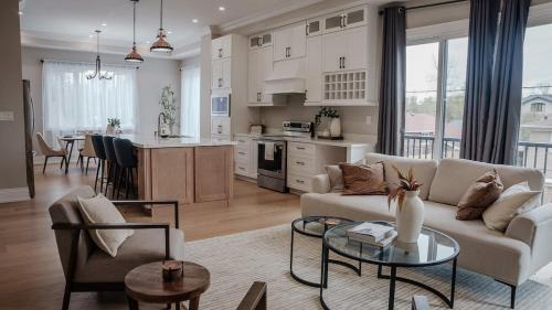 Pickering Villa | Upscale Pickering Escape Near Lake & Dining